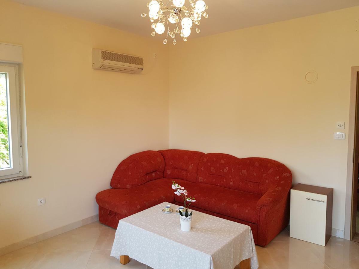 Apartman Vesna Malinska Exterior foto